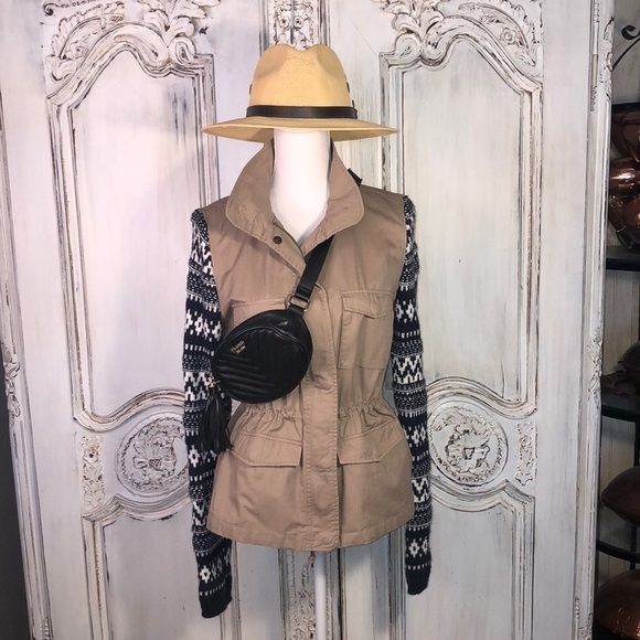 Love Tree Kaki and Sweater LongSleeve Safari Like Jacket Size Medium - Picture 1 of 12